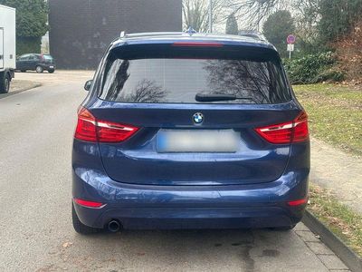 Blau Gebraucht 2015 BMW 218 Advantage Kombi | 8.000 € (Etwas zu teuer)