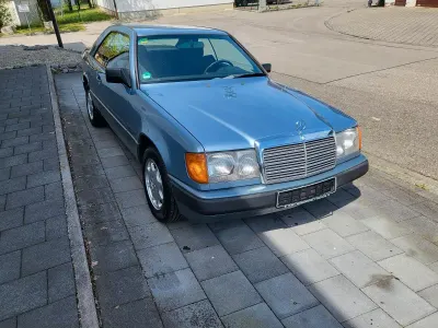 Gebraucht Mercedes 230 132 PS (97 kW) 1987 Blau Coupé