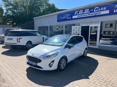 Gebraucht Ford Fiesta Titanium 101 PS (74 kW) 2018 Weiß Kleinwagen