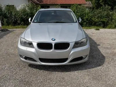 Gebraucht BMW 320 170 PS (125 kW) 2010 Silber Limousine