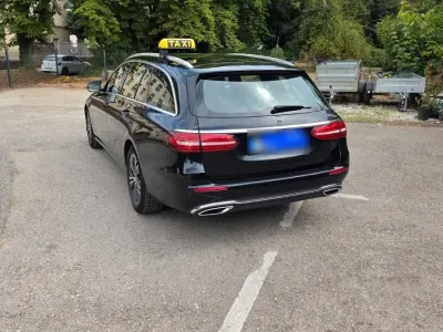 Gebraucht Mercedes E200 160 PS (117 kW) 2023 Schwarz Kombi