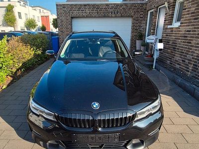 Schwarz Gebraucht 2020 BMW 320 Sport Line Kombi | 21.399 € (Teuer)