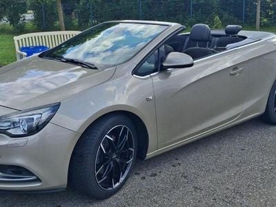 Gold Gebraucht 2013 Opel Cascada Cabrio | 7.900 €