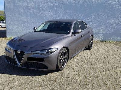 Gebraucht Alfa Romeo Giulia Super 179 PS (131 kW) 2016 Grau Limousine