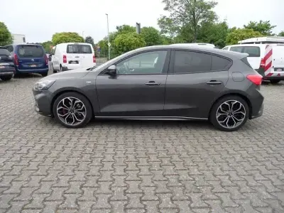 Używany Ford Focus ST-Line X 150 KM (110 kW) 2021 Szary Sedan/Limuzyna