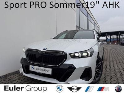 Weiss Gebraucht 2025 BMW 520 M Sport Kombi | 48.333 € (Superpreis)
