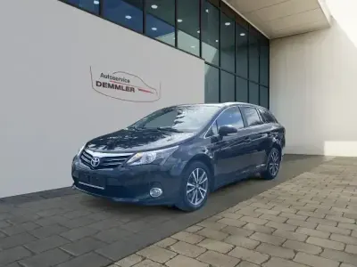 Gebraucht Toyota Avensis Edition 150 PS (110 kW) 2014 Black mica / ink (metallic) Kombi