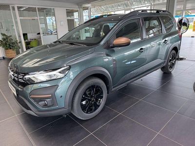 Neu Dacia Jogger Extreme 101 PS (74 kW) 2025 Zeder grün metallic Van / Kleinbus