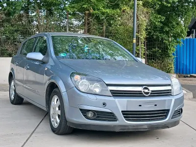 Gebraucht Opel Astra 105 PS (77 kW) 2004 Grau Limousine