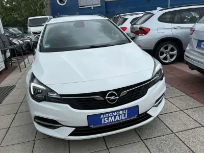 Gebraucht Opel Astra Edition 105 PS (77 kW) 2022 Schneeweiss/summitwhite/arctic Kleinwagen