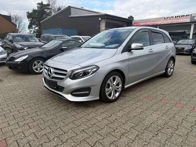 Usata Mercedes B200 156 CV (114 kW) 2015 Argento Monovolume