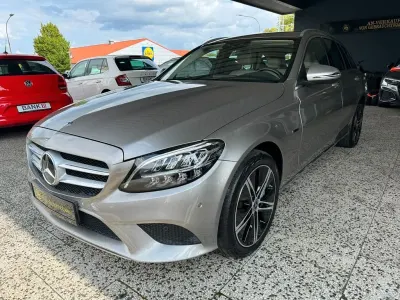 Gebraucht Mercedes C300 Avantgarde 194 PS (142 kW) 2020 Silber Limousine