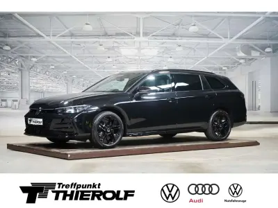 Gebraucht VW Passat R-line 193 PS (141 kW) 2026 Grenadillschwarz metallic Kombi