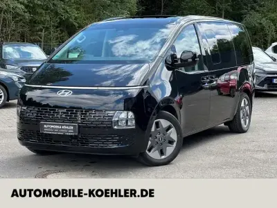 Gebraucht Hyundai Staria Prime 177 PS (130 kW) 2023 Abyss black / mic Van / Kleinbus