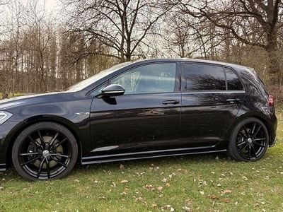 Second-hand VW Golf VII R 300 CP (220 kW) 2019 Negru Berlinǎ