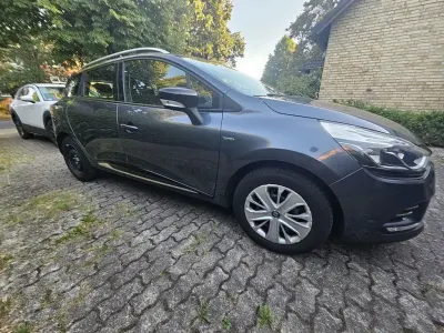 Gebraucht Renault Clio LIMITED 73 PS (53 kW) 2017 Grau Limousine