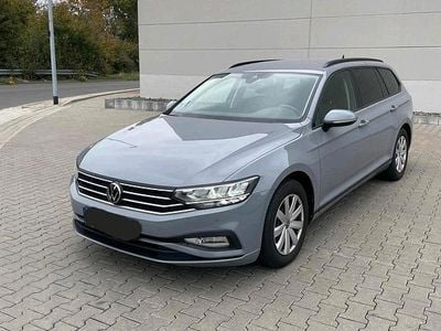 Grau Gebraucht 2022 VW Passat Kombi | 17.390 € (Guter Preis)