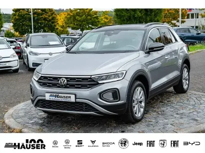 Używany VW T-Roc Life 150 KM (110 kW) 2023 Srebrny SUV