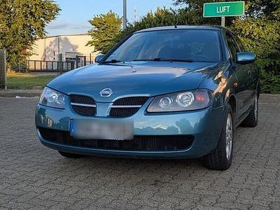 Nissan Almera
