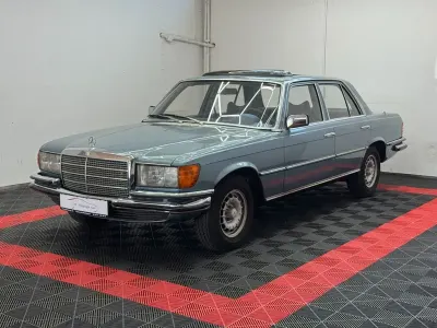 Gebraucht Mercedes 280 177 PS (130 kW) 1977 Blau Limousine