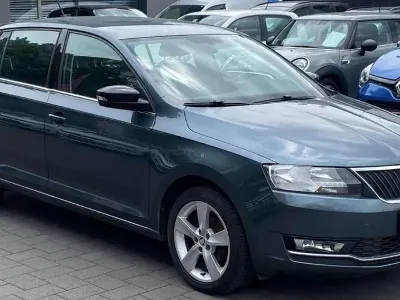 Gebraucht Skoda Rapid 95 PS (69 kW) 2019 Grau Kombi