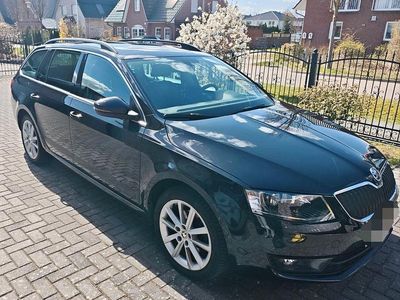 Gebraucht Skoda Octavia Joy 150 PS (110 kW) 2015 Schwarz Kleinwagen