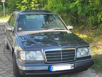 Brugt Mercedes E250 113 HK (83 kW) 1994 Grå Sedan