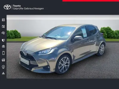 Gebraucht Toyota Yaris Style 131 PS (96 kW) 2024 Manganbronze metallic Kleinwagen