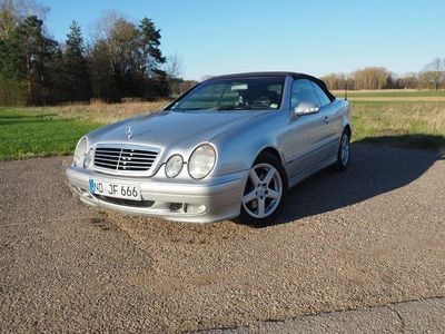 Second-hand Mercedes CLK230 Elegance 197 CP (144 kW) 2001 Argintiu Cabrio