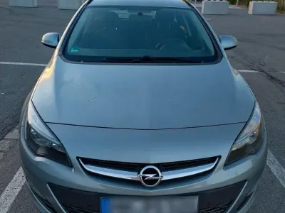 Gebraucht Opel Astra S 110 PS (80 kW) 2014 Silber Kombi