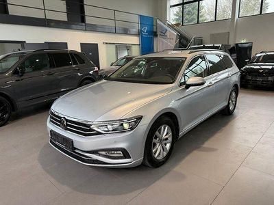 Gebraucht VW Passat Business 150 PS (110 kW) 2023 Silber Kombi