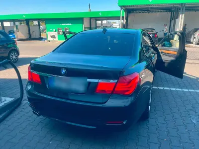 Gebraucht BMW 730L 245 PS (180 kW) 2009 Grau Limousine