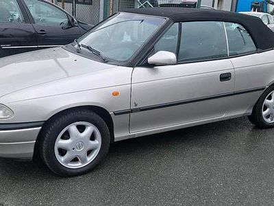 Gebraucht Opel Astra Cabriolet 75 PS (55 kW) 1999 Beige Cabrio