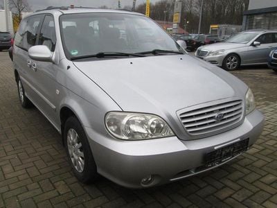 Gebraucht Kia Carnival 150 PS (110 kW) 2002 Silber Van / Kleinbus