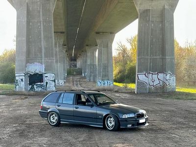 Gebraucht BMW 328 192 PS (141 kW) 1997 Grau Kombi