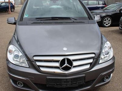 Mercedes B200