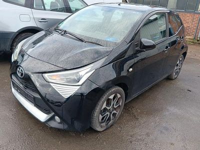 Używany Toyota Aygo Team 72 KM (52 kW) 2019 Czarny Hatchback