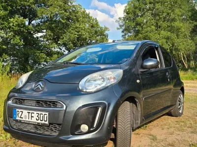 Gebraucht Citroën C1 68 PS (50 kW) 2013 Schwarz Kleinwagen