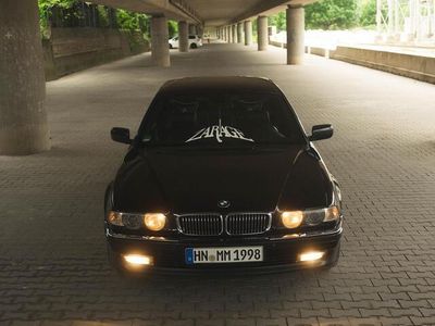 BMW 728