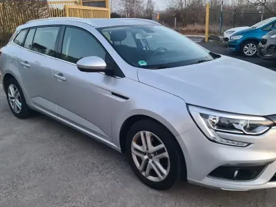 Gebraucht Renault Mégane Business 110 PS (80 kW) 2018 Silber Limousine