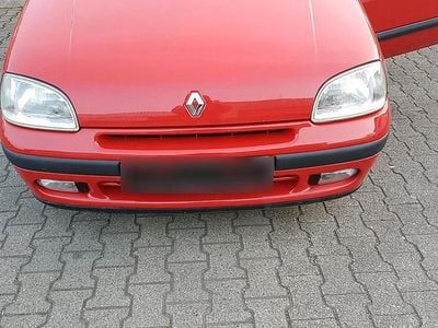 Gebraucht Renault Clio LIMITED 75 PS (55 kW) 1997 Rot Kleinwagen