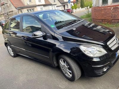 Second-hand Mercedes B180 116 CP (85 kW) 2011 Negru Monovolum