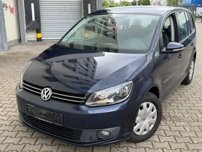 Gebraucht VW Touran Trendline 105 PS (77 kW) 2015 Blau Van / Kleinbus