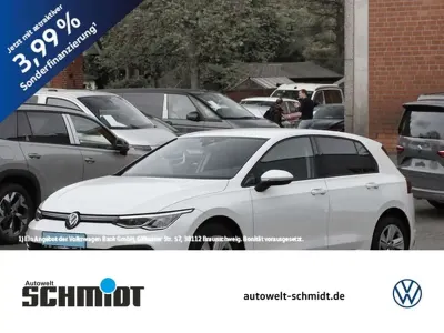 Gebraucht VW Golf VIII R 131 PS (96 kW) 2023 Oryxweiß perlmutteffekt Limousine