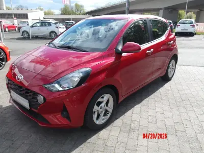 Gebraucht Hyundai i10 67 PS (49 kW) 2022 Rot Kleinwagen