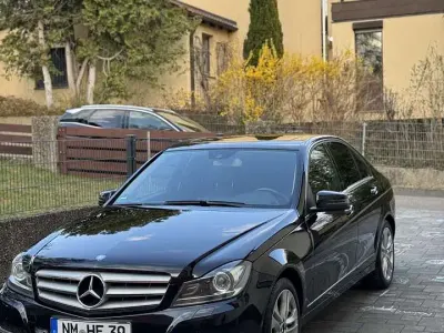 Gebraucht Mercedes C250 Avantgarde 204 PS (150 kW) 2013 Schwarz Limousine
