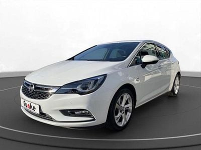 Weiß Gebraucht 2017 Opel Astra Limousine | 12.790 € (Etwas zu teuer)
