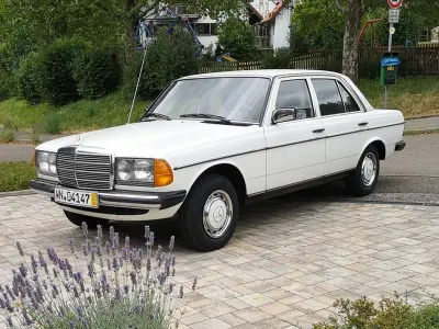 Gebraucht Mercedes 240 72 PS (52 kW) 1984 Weiß Limousine