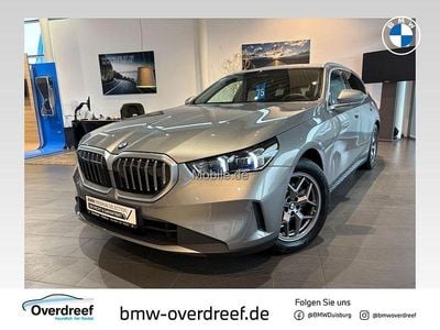 Grau Gebraucht 2024 BMW 520 Sport Line Kombi | 47.500 € (Guter Preis)