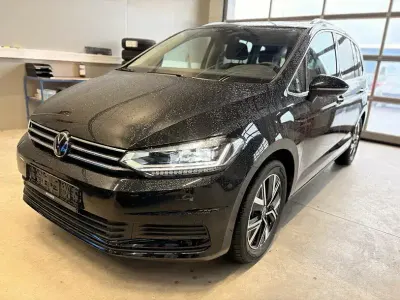 Używany VW Touran 150 KM (110 kW) 2025 Czarny Minivan
